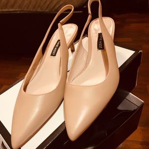 Nine west close to nude low pumps